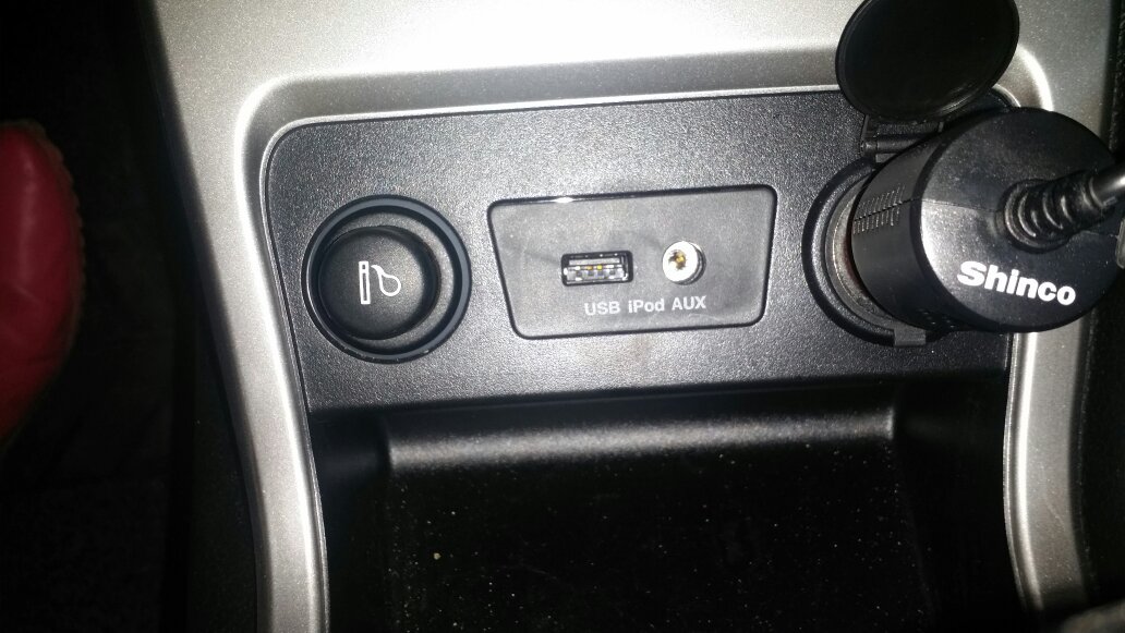 放歌的U盘一直插在车上有问题吗？