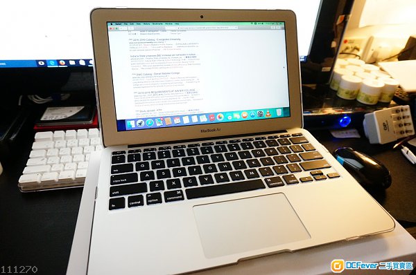 今天 剛買的新筆記本 Mac BooK Air 換成win8的係統了 打字的時候 弄得 觸