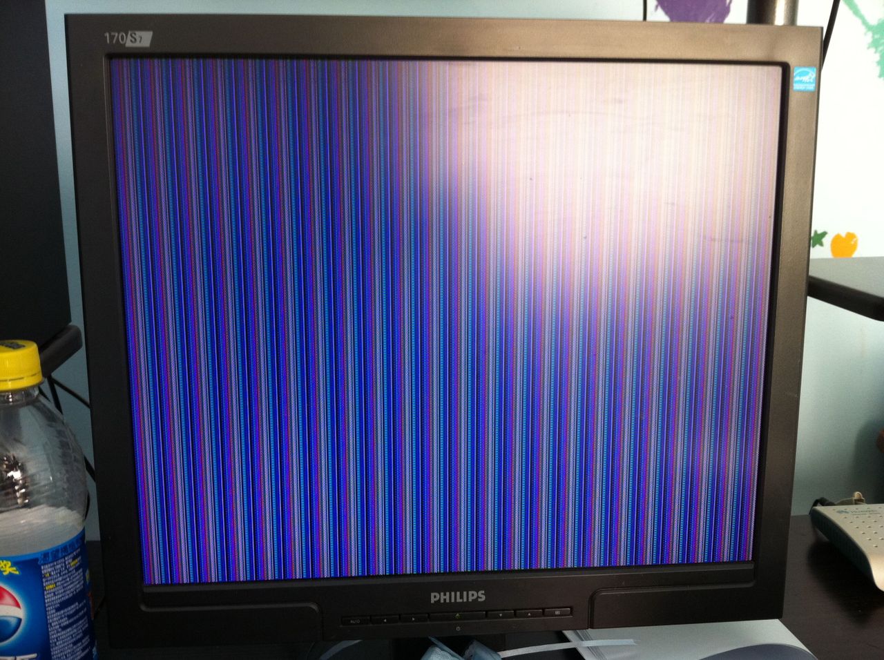 电脑主机开机屏幕花屏