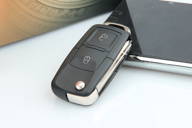 新版的奔腾X80可以通过手机遥控车锁？