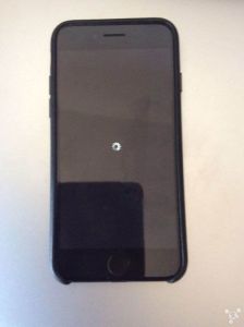 iPhone7黑屏(图1)