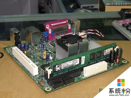 处理器i3-7100主板微星H110M显卡英特尔视频控制器内存8G++能玩吃鸡吗(图1)