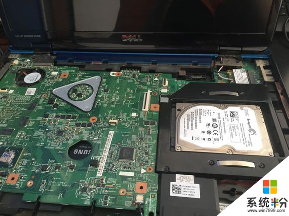 戴尔电脑用的什么牌子主板,光驱,硬盘,内存