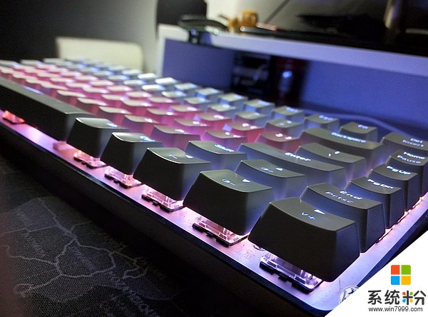 为何现在的电脑机箱、键盘和鼠标，流行配备幻彩灯光(图1)