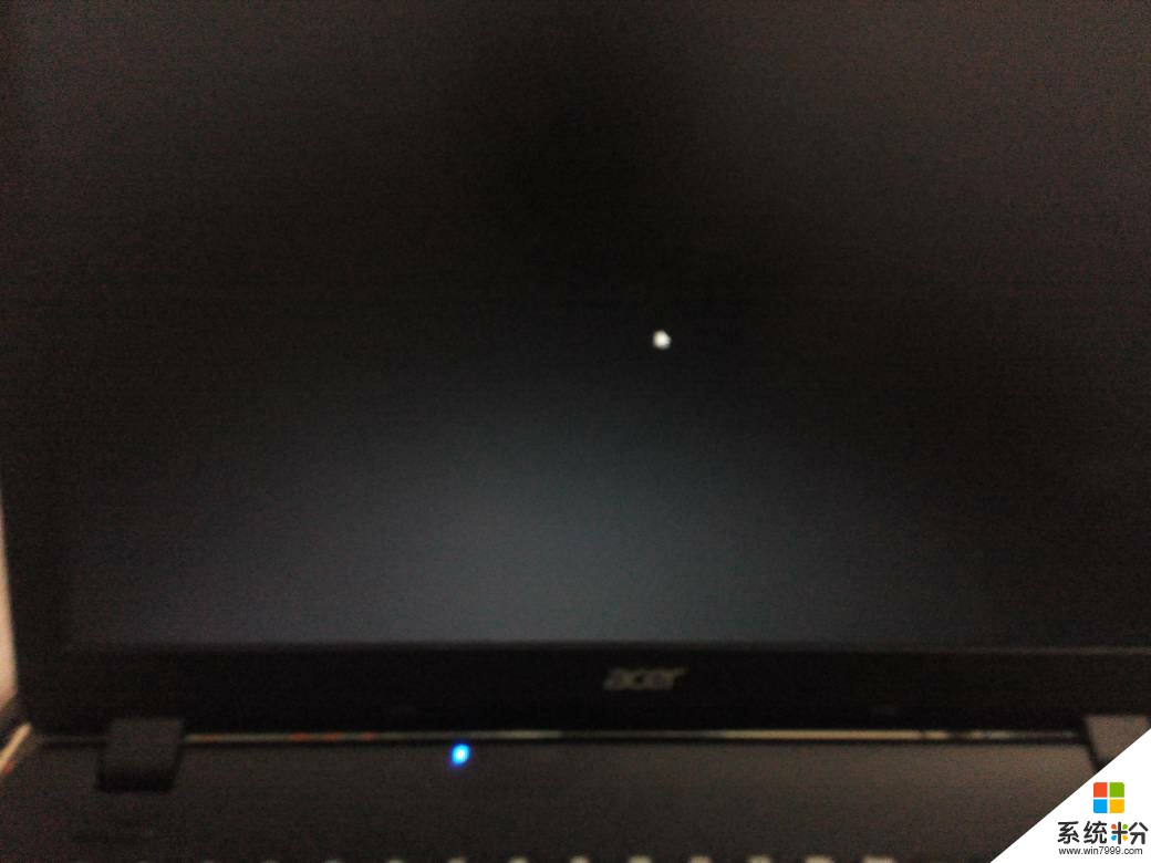 笔记本电脑开机到欢迎使用这前面两个显示灯闪亮，滴滴叫然后就直接黑屏了，是咋回事？(图1)
