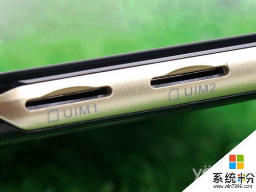 修电脑的拿个小瓶往卡槽里喷的是什么？(图1)