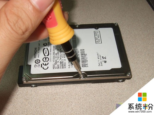 家里有一个DELL 14R 老式笔记本不用了，可以把硬盘拆下来拿移移动硬盘使吗？(图1)