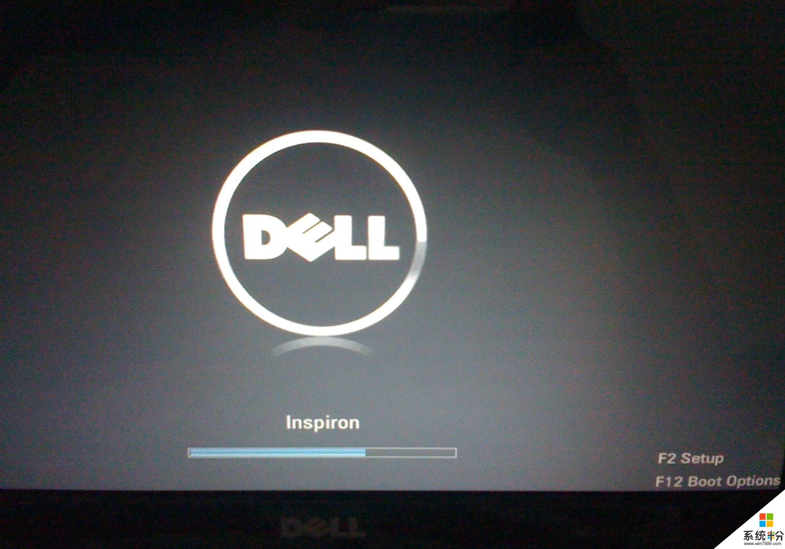Dell笔记本开不了机，按了一下开机键，嘟的一声又关机了(图1)