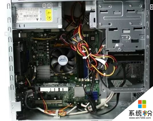 电脑开机主机正常，显示器无信号输入应该不是内存和显卡的问题，偶尔能正常开机(图1)