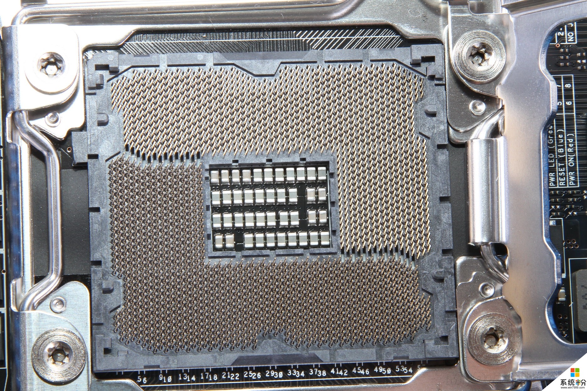 安装1150针CPU处理器主板的方法？(图1)