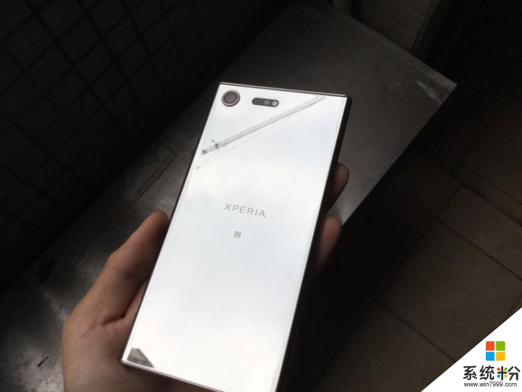 索尼手机银色xzp背面能换成黑色吗(图1)