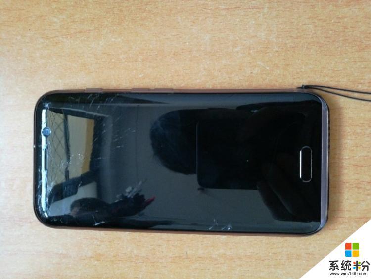 手机是荣耀9x，外屏碎裂的比较严重，但是不影响触摸，有一点点内液渗出