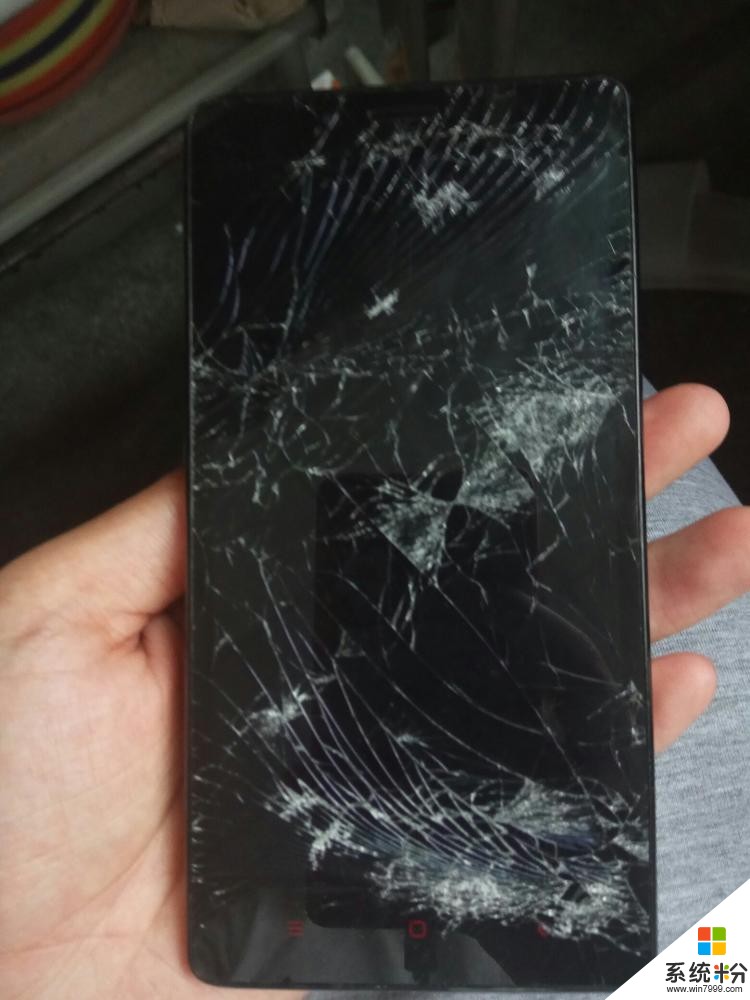 手机屏幕碎了(图1)